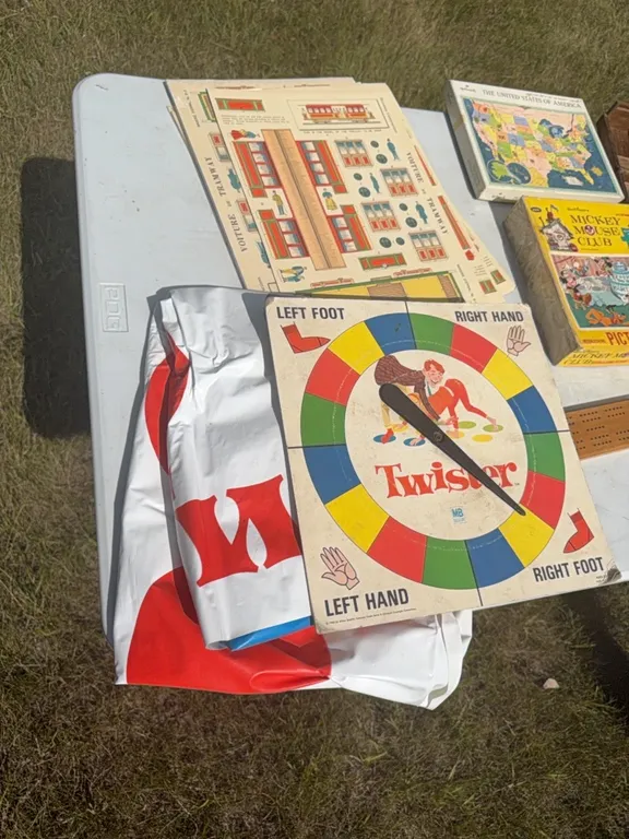 Games, puzzles, etc - vintage - Mark & Mindy, Skat, Twister, Tipit