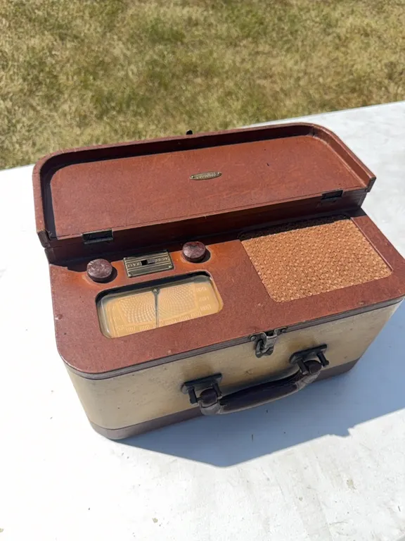 Vintage Coronado Radio - as is