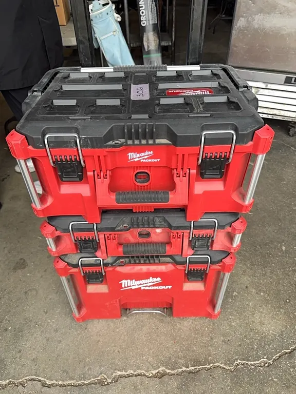 Milwaukee pack out toolbox