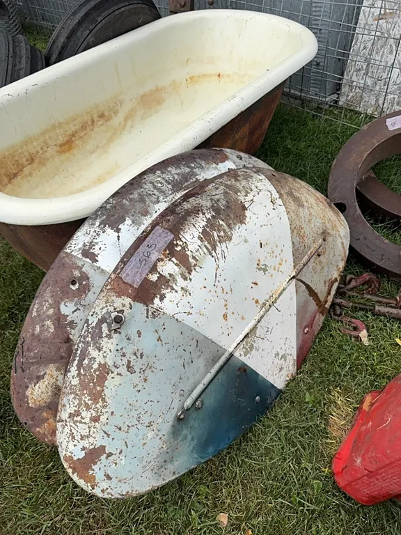 2 Ford 8N fenders