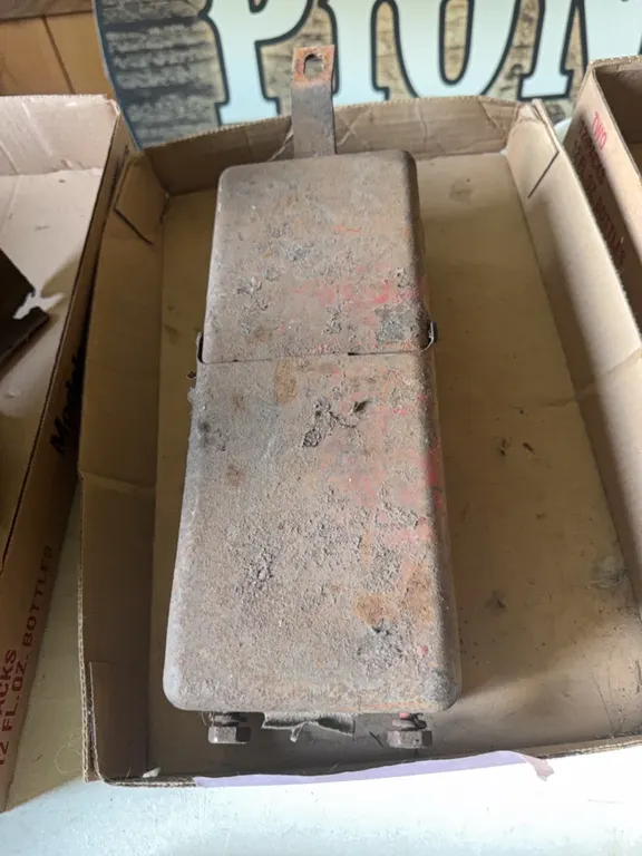 Ford 850 parts - tool box