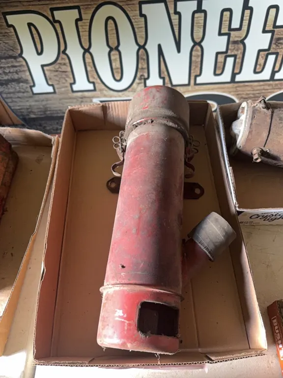 Ford 850 parts - air cleaner