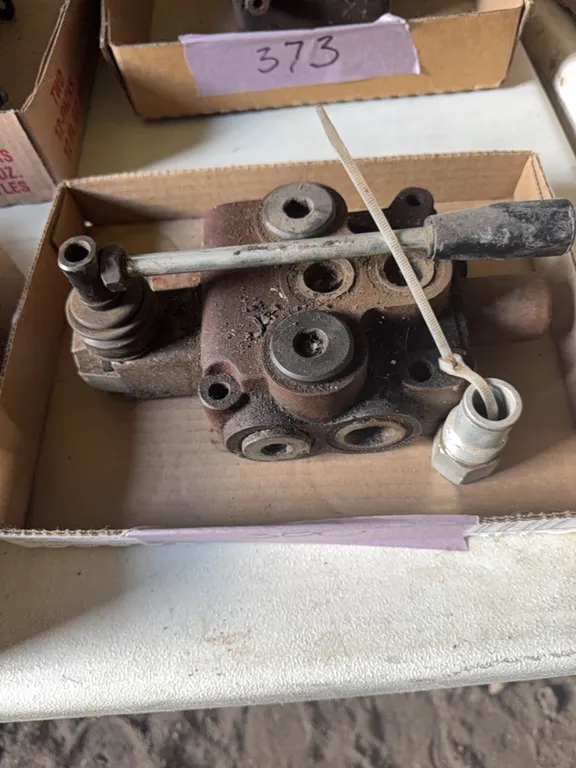 Ford 850 parts - Hydraulic control valve - single