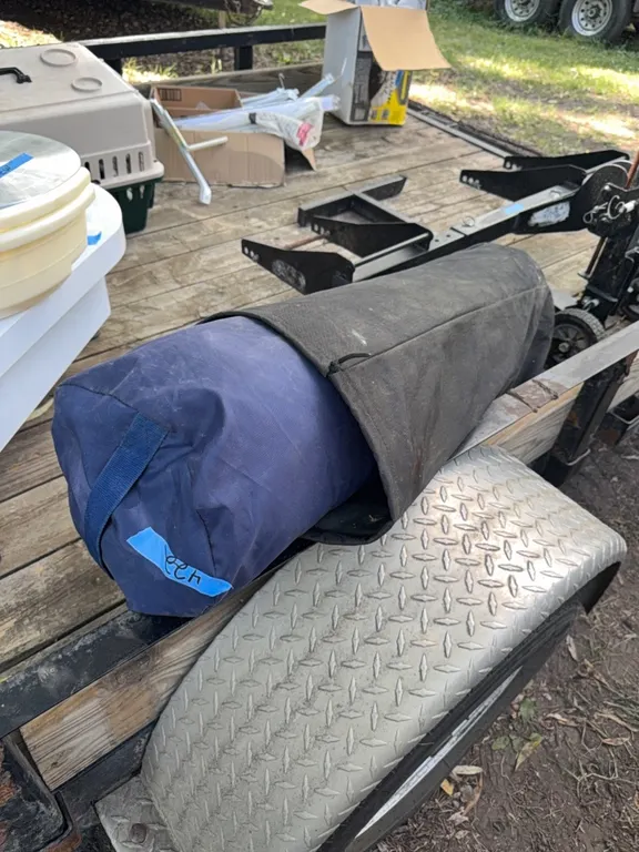 Large complete tent, guessing 6-8 man