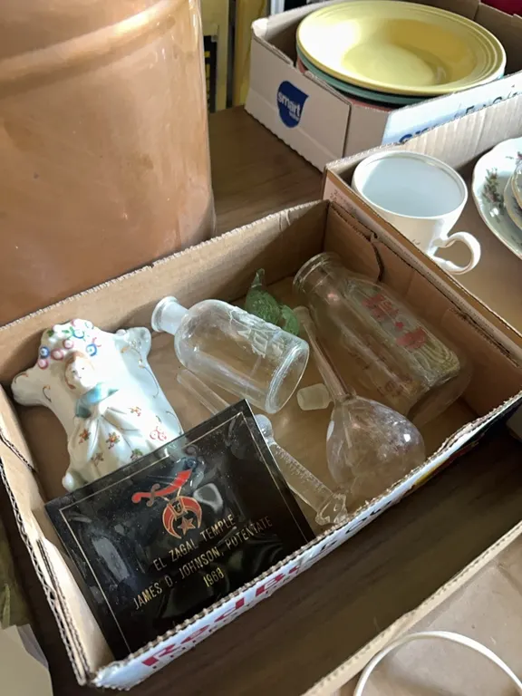 Miscellaneous glassware