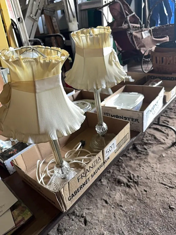Vintage bedside table lamps