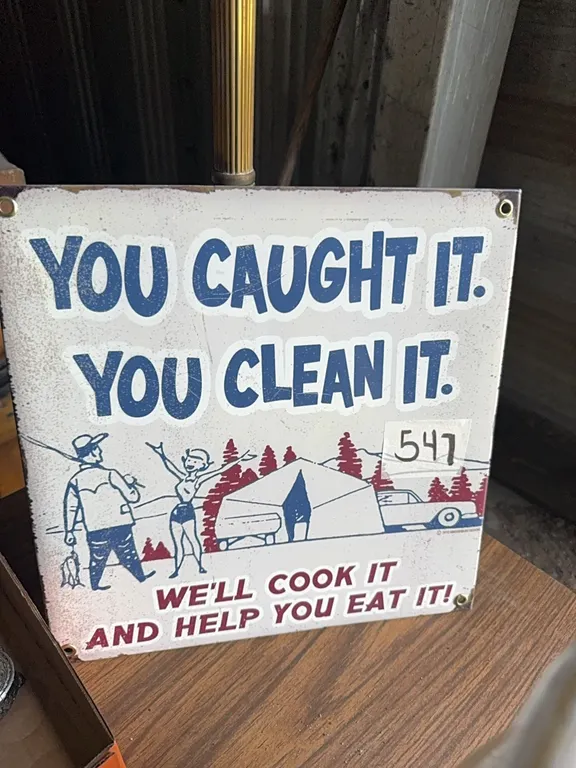 Metal fishing sign