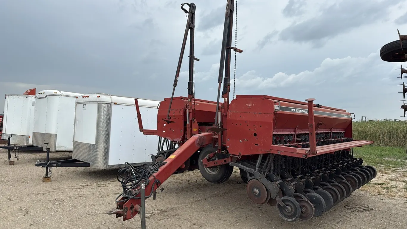 ID 0297 CIH 5500 Mulch Till Drill