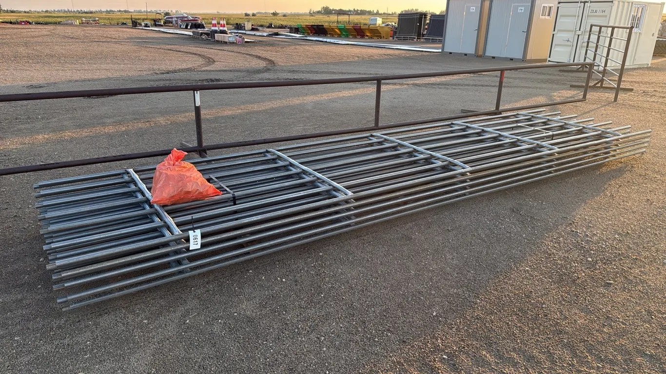 ID 0617 7 Bar Continuous Fence Panels UNUSED