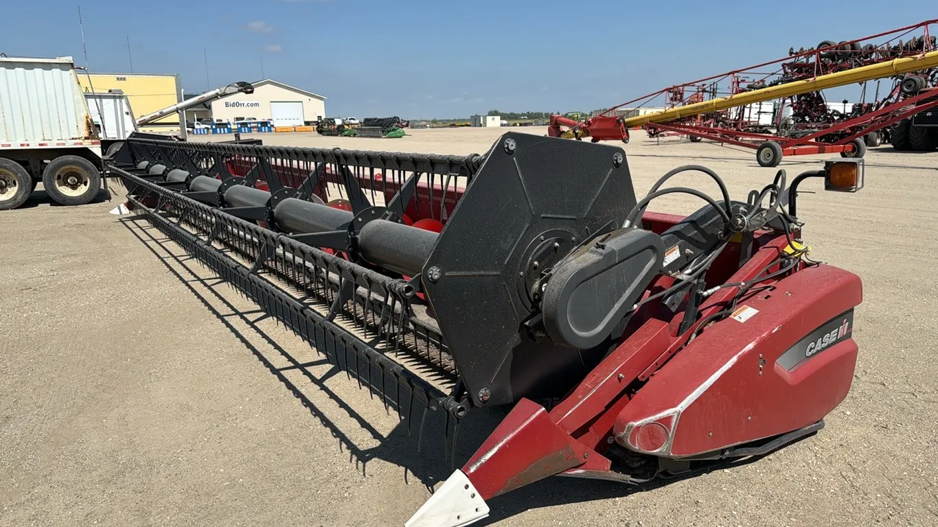 ID 0561 2009 Case IH 35ft 2020 Head