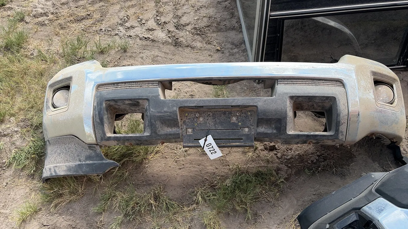 ID 0722 2016 GMC Front Bumper