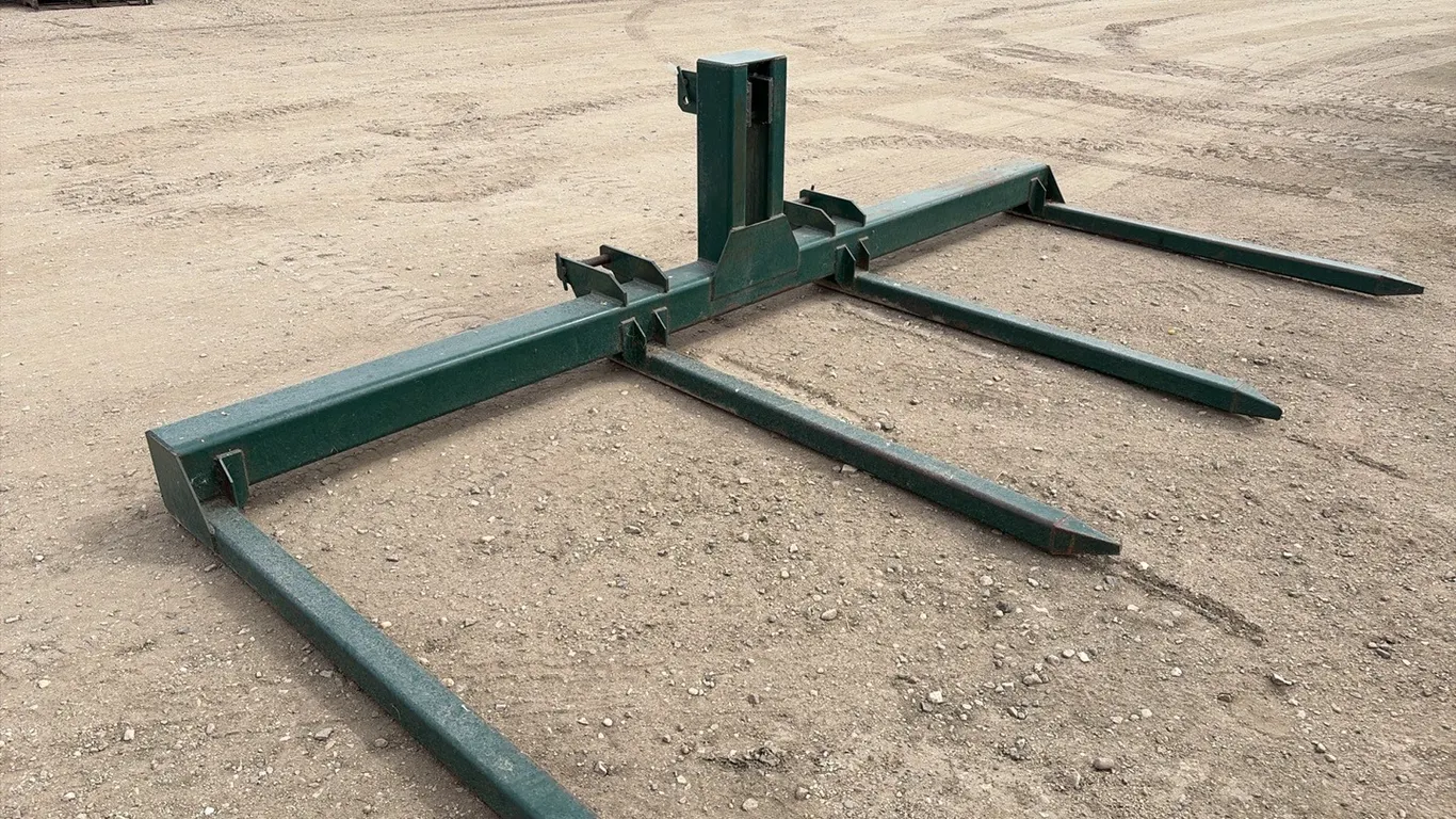 ID 0589 Vern's MFG Inc Double Bale Carrier