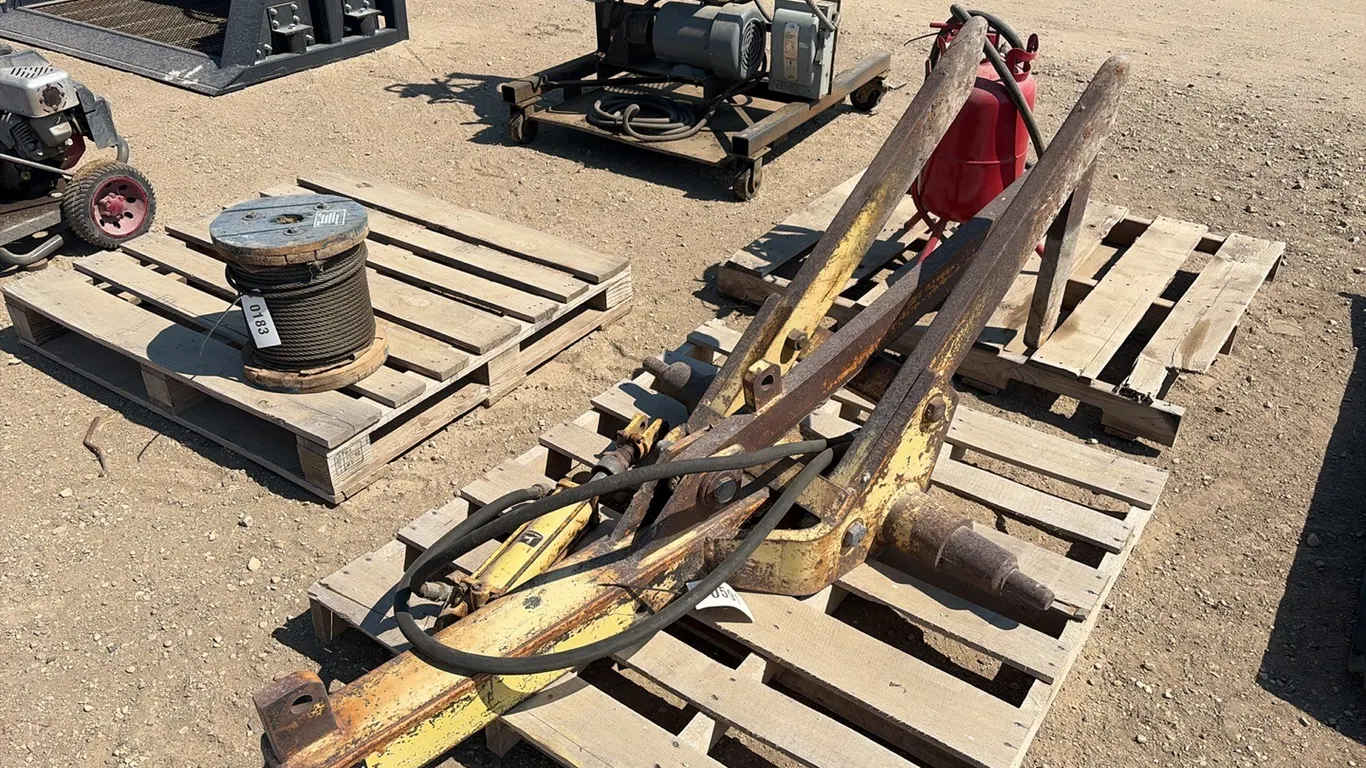 ID 0591 John Deere Rock Nabber