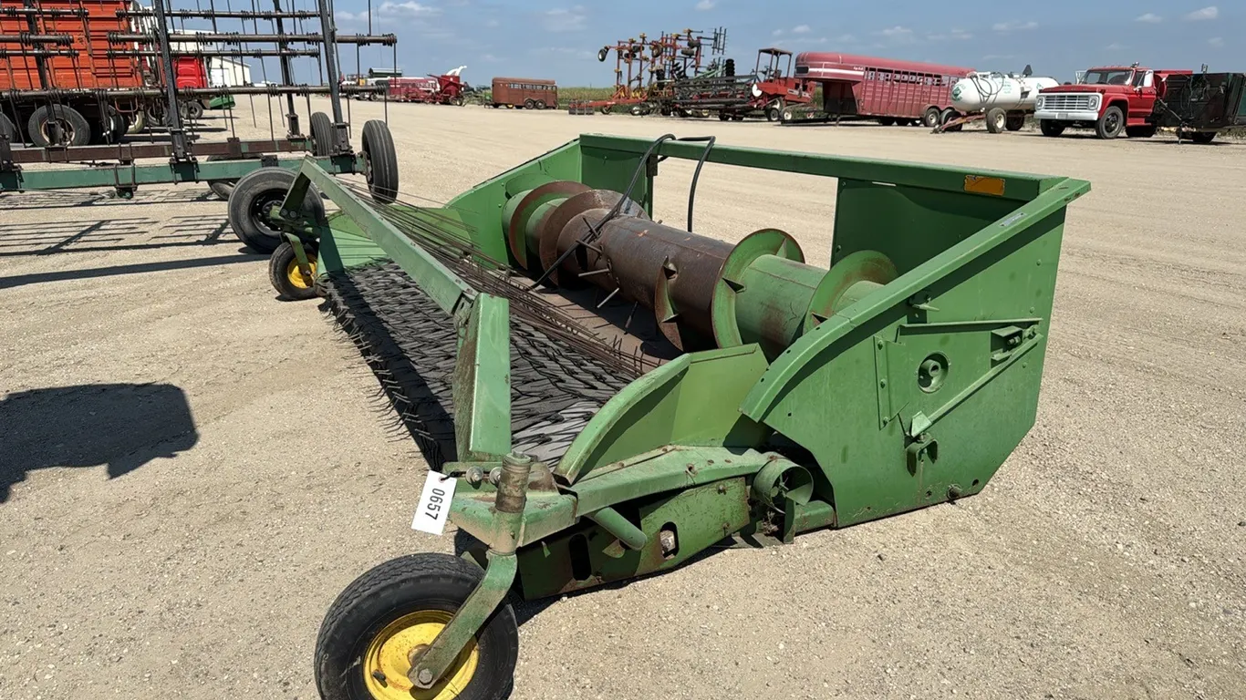 ID 0657 John Deere 212 Pickup Head