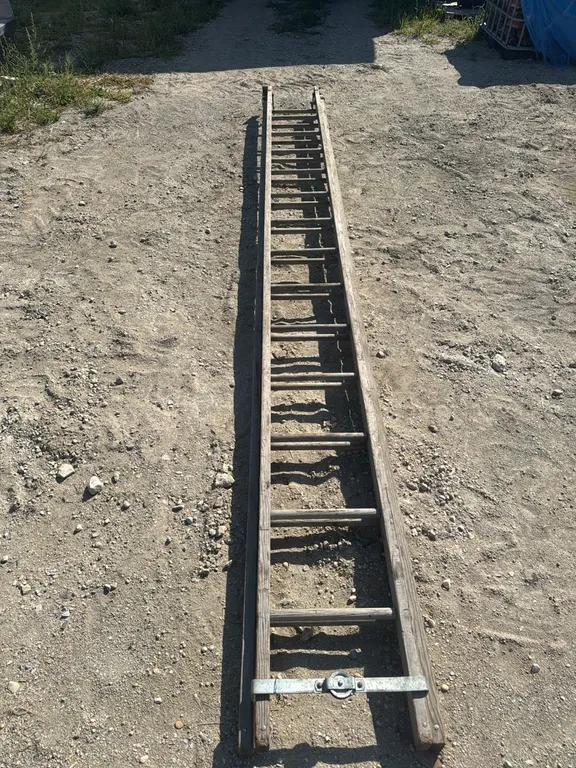 30’ wood extension ladder