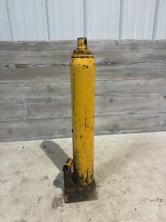 Bottle jack