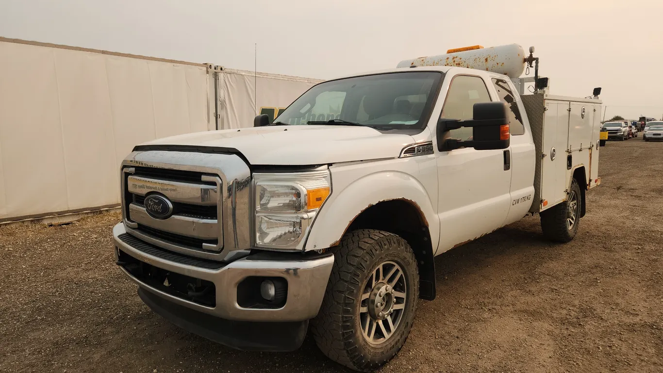 2015 Ford F-350 Super Duty XLT 4x4 S/A Service Truck