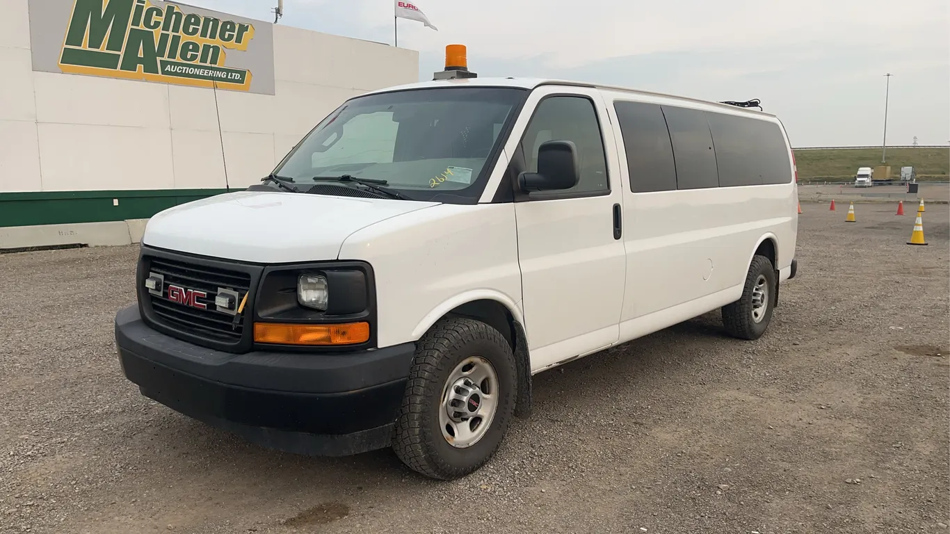 2017 GMC Savana Cargo Van