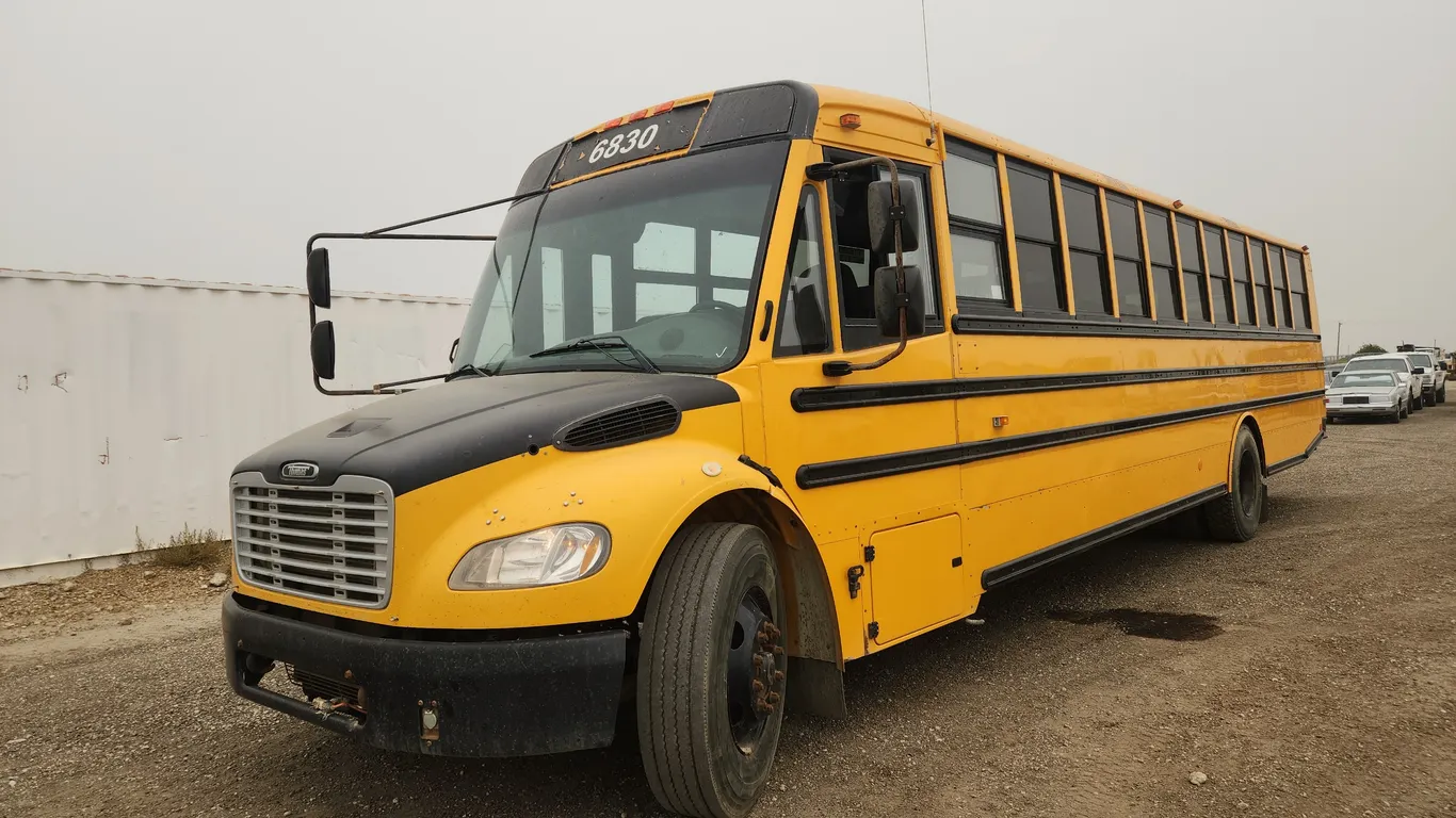 2015 Freightliner Thomas S/A 44 Passenger Bus