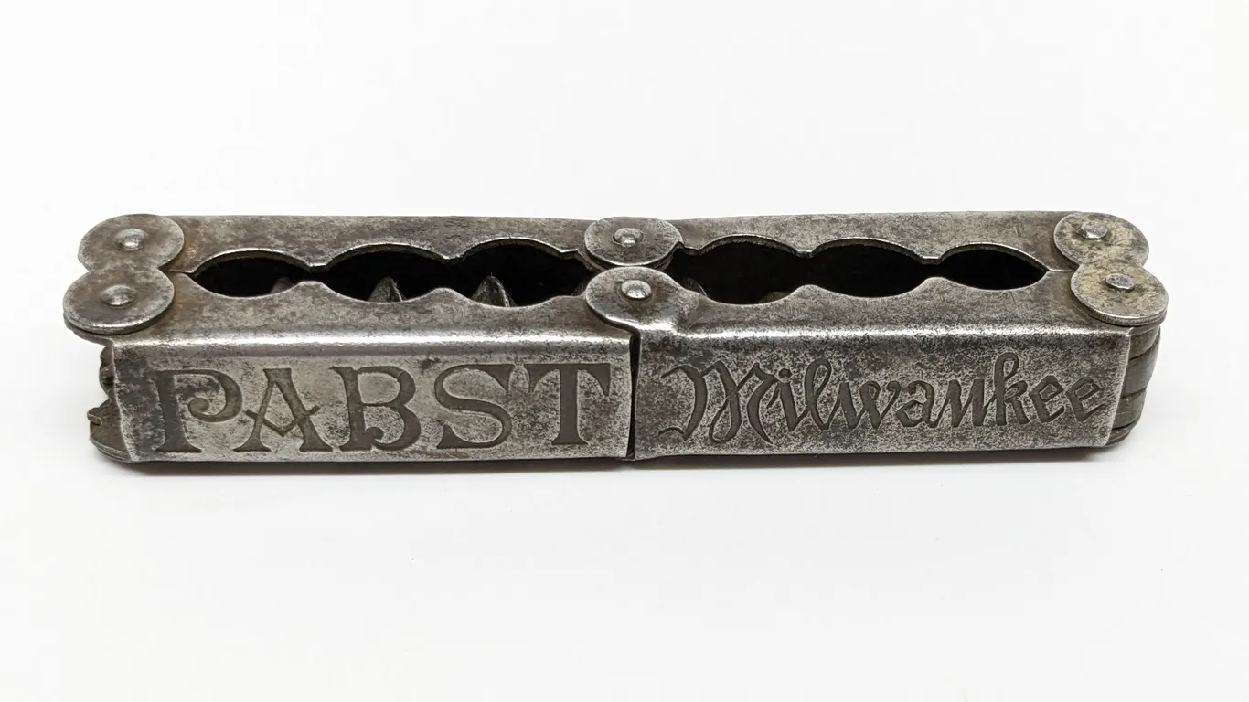 PRE PROHIBITION PABST BREWING CO FOLKING CORKSCREW CORK TOP BOTTLE