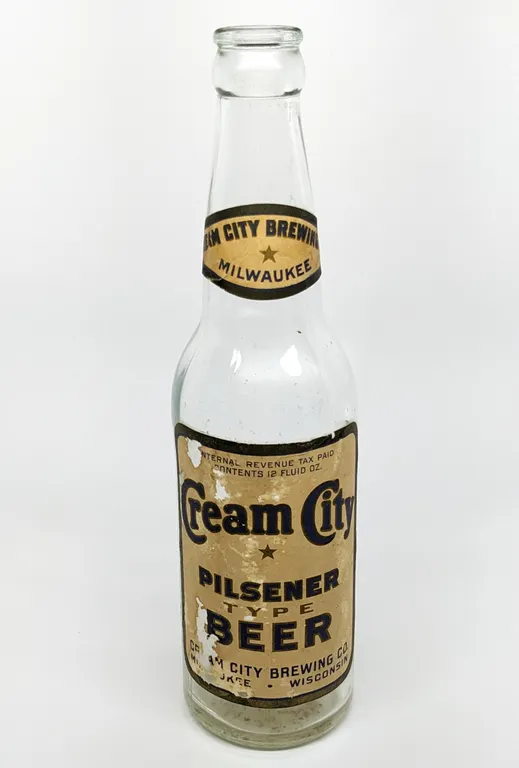 IRTP 12 OZ PAPER LABEL BOTTLE CREAM CITY PILSENER TYPE BEER MILWAUKEE WISCONSIN
