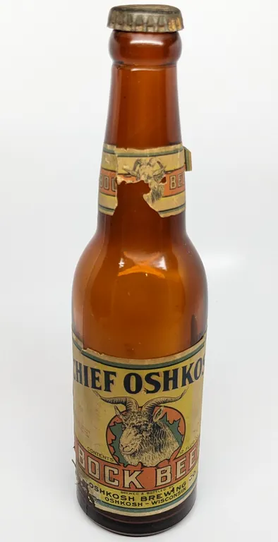 IRTP 12 OZ PAPER LABEL BOTTLE CHIEF OSHKOSH BOCK BEER OSHKOSH WISCONSIN