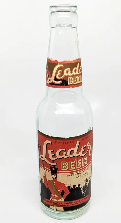 IRTP 12 OZ PAPER LABEL BOTTLE LEADER BEER WHITEWATER WISCONSIN