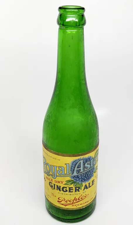 12 OZ PAPER LABEL BOTTLE ROYAL ASTER PALE DRY GINGER ALE PEOPLES BREWING CO (OSHKOSH WISCONSIN)