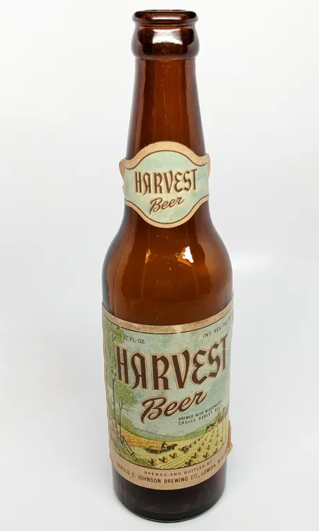 IRTP 12 OZ PAPER LABLE BOTTLE HARVST BEER HAROLD JOHNSON BREWING LOMIRA WISCONSIN
