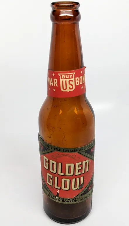 IRTP 12 OZ PAPER LABEL BOTTLE BUY US WAR BONDS GOLDEN GLOW BEER MONROE WISCONSIN