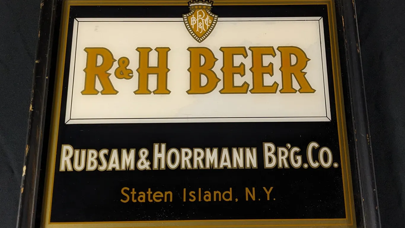 GLASS SIGN R&H BEER RUBSAM & HORRMANN BREWING CO STATEN ISLAND NEW YORK