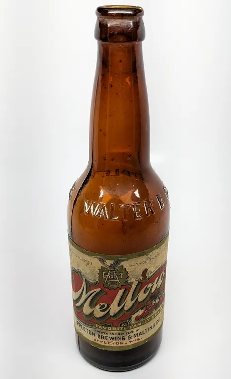 PRE PRO 13 1/2 OZ PAPER LABEL BOTTLE MELLOW BRAU BEER APPLETON BREWING & MALTING WALTER WISCONSIN