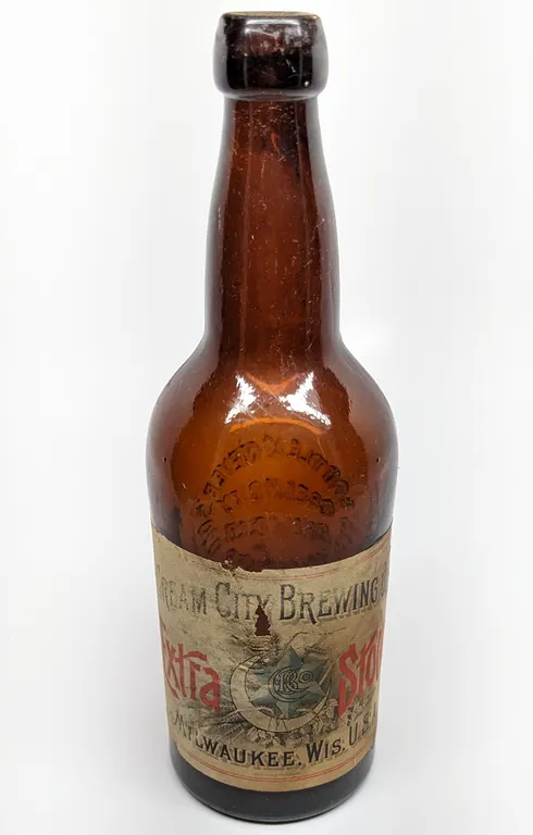 PRE PROHIBITION 12 OZ +/- PAPER LABEL BOTTLE CREAM CITY EXTRA STOCK BEER MILWAUKEE WISCONSIN