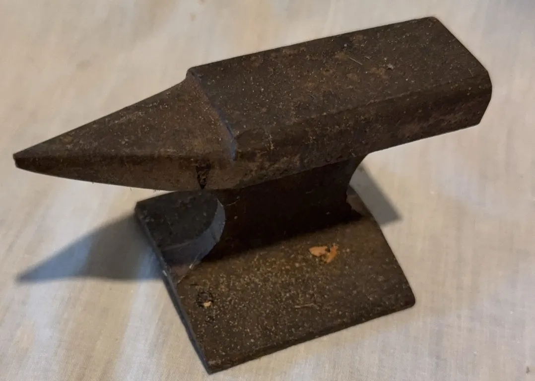 Mini anvil
