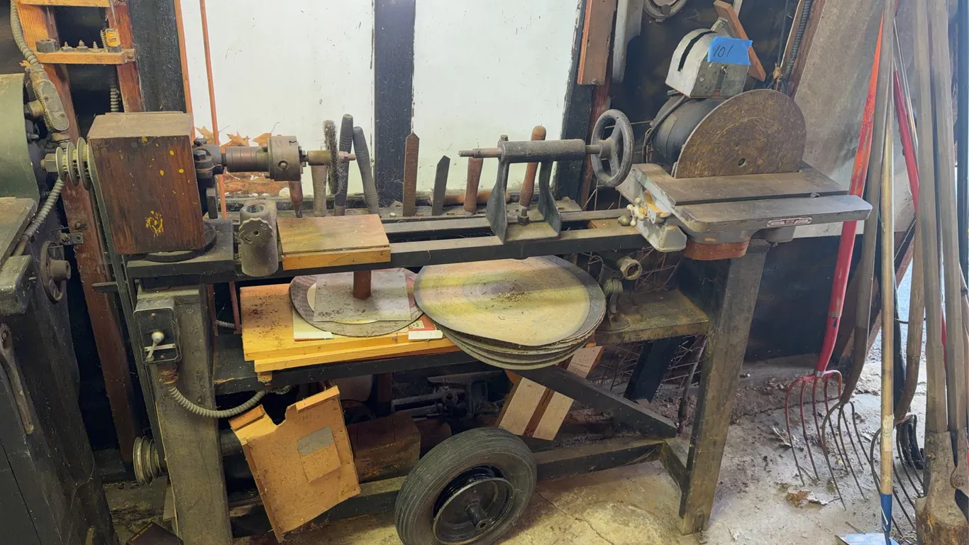 Delta Sander and lathe