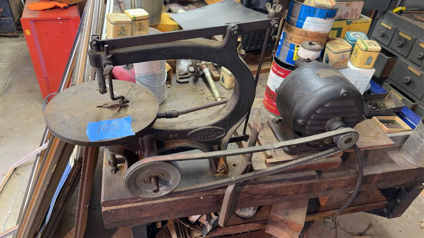 Vintage band saw untested