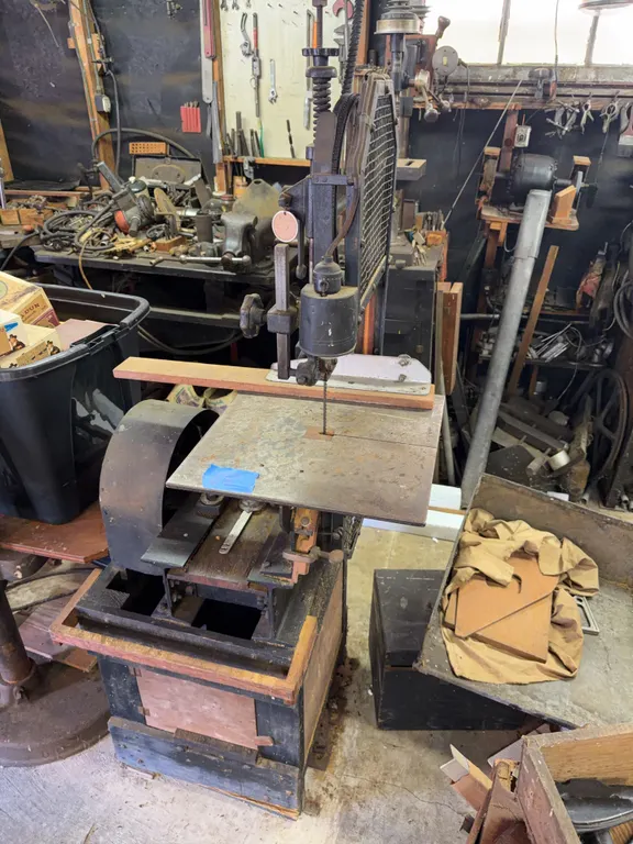 Vintage band saw motor does kick on but belt does not spin will need un wire and un bolted from the