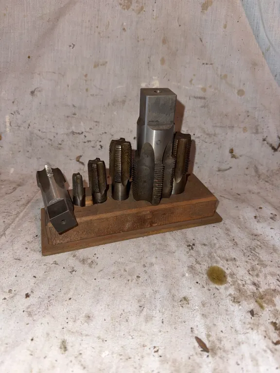 Machinist tapping set