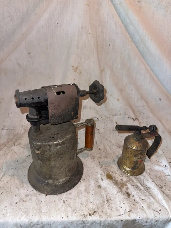 Mini drip torches