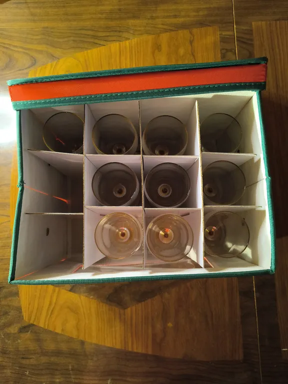 Vintage Luminarc wine glasses 10 Pcs With Storage Case