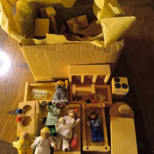 Vintage Wooden Dollhouse Furniture & Bendable Miniature Family Doll Figures Lot