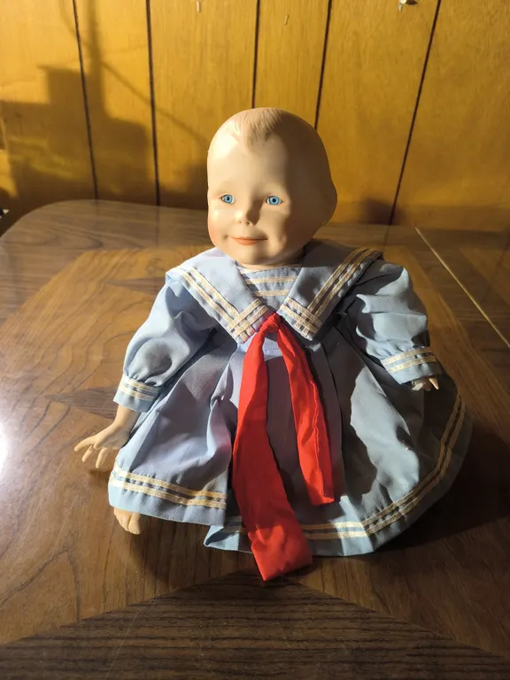 Vintage Yolanda Bello SAILOR GIRL BOW DRESS Ashton Drake Porcelain Doll