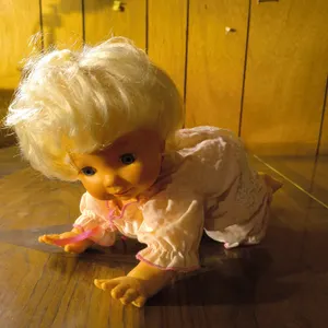 Vintage Oopsie Daisy Crawling and Talking Baby Doll Irwin Toy Company 1991
