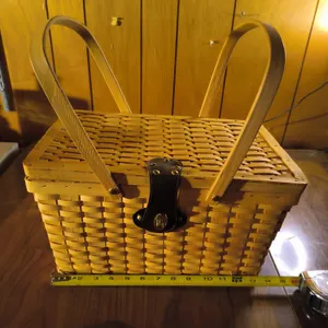Lined Woodchip Picnic Basket