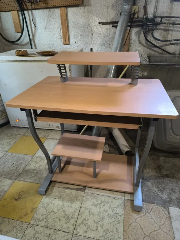 Compact Computer Desk