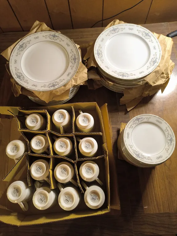 Vintage "Diane" Pattern Fine Porcelain China Made In Japan