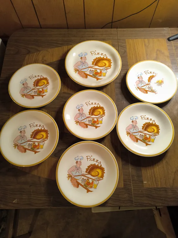 Ceramica Castellania 9.5" Pizza Plates x6 and 11.5" Serving Plate x1 Lot
