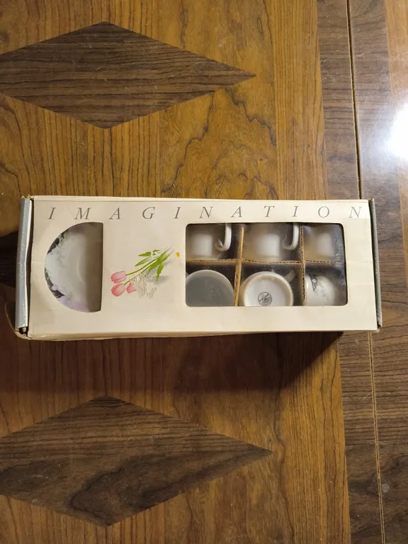 Imagination Fine Porcelain 12-Piece Coffee Cup & Saucer Set Lot