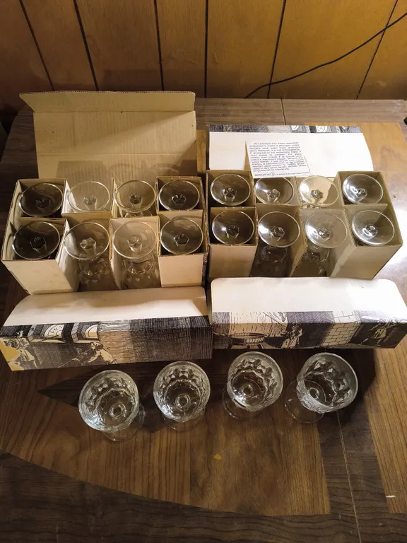 Vintage Arcoroc Of France Crystal Large Artic Wine Water Goblets Big Lot