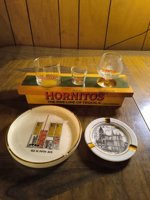 Vintage Hornitos Tequila Flight Caddy Set With Glasses & Retro Ashtrays Lot
